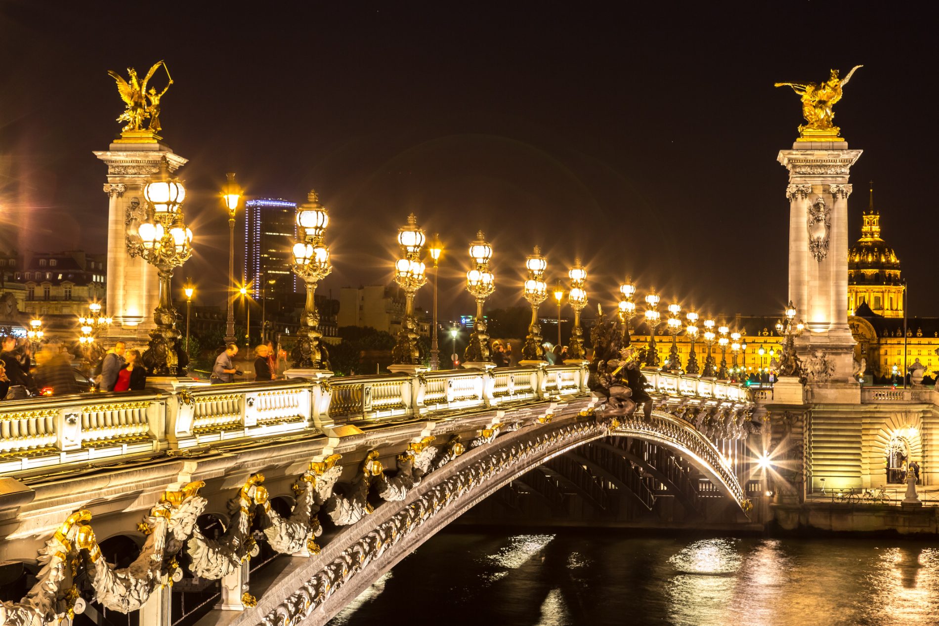 Pont Alexandre III at night
